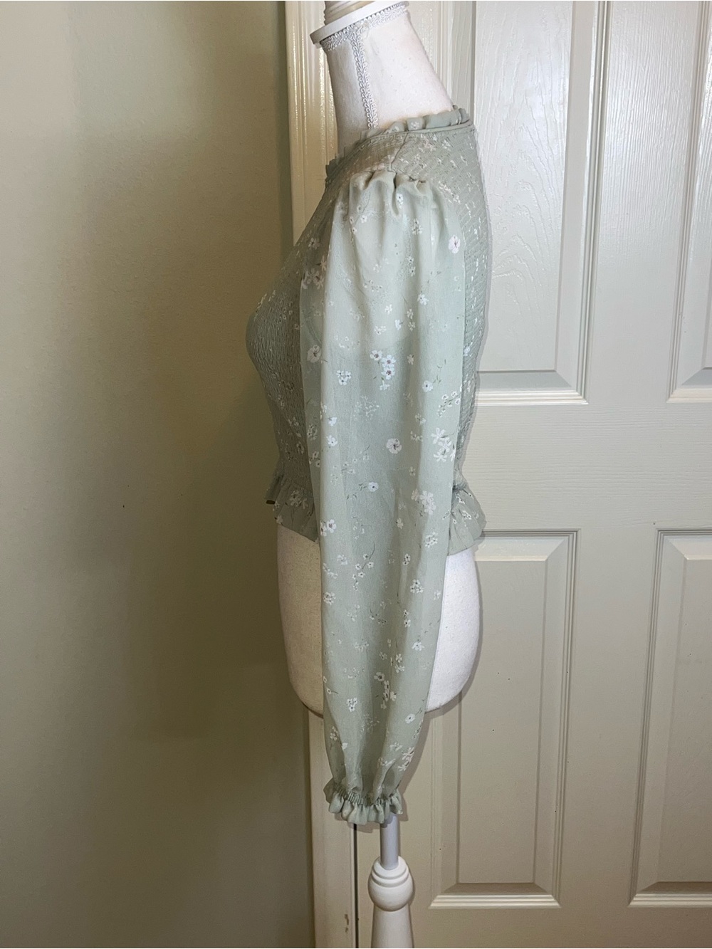ARITZIA WILFRED Tempest Floral Sheer Sleeves Top - Picture 9 of 11
